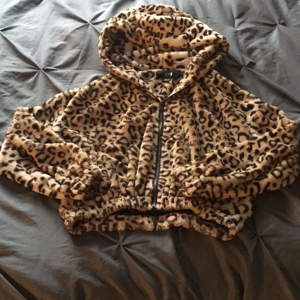 XXI Plush leopard crop hoodie